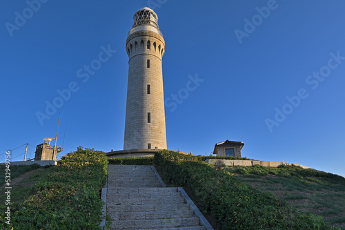 晴れの日の角島灯台 © Kinapi