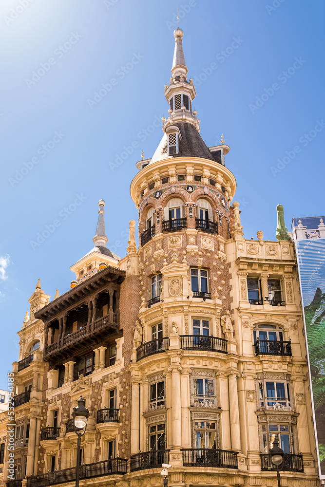 Obraz premium Allende Palace in the center of Madrid on Canalejas square