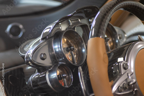 car steering wheel © UKejskieprzygody