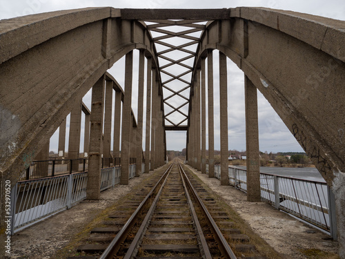 Obraz na płótnie old railway bridge w salonie