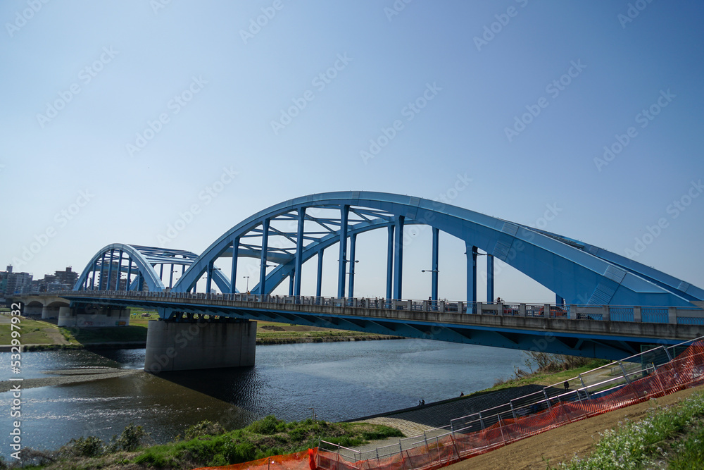 Fototapeta premium 丸子橋と青空