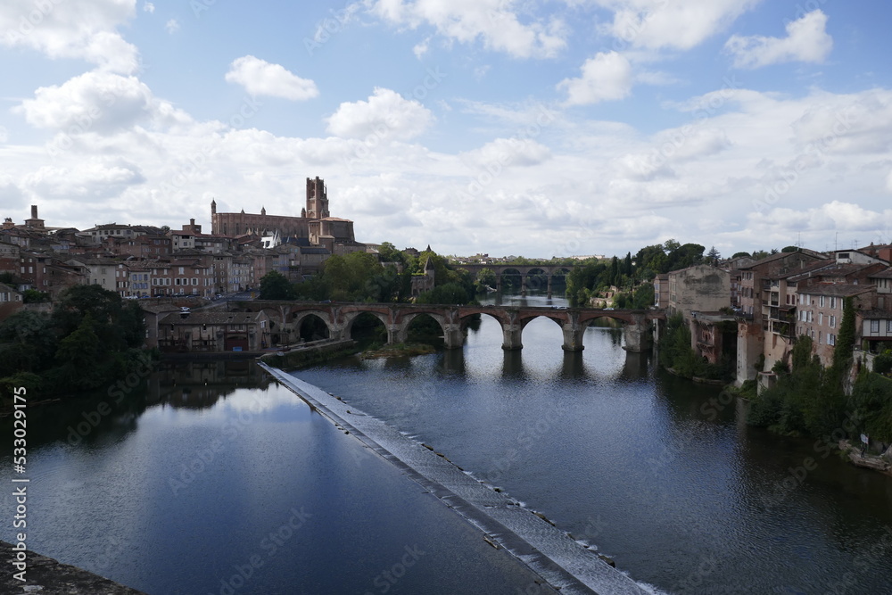 The River Taarn flowing through Albi