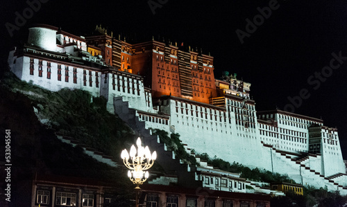 Obraz na płótnie LHASA, TIBET - AUGUST 17, 2018: The Magnificent Potala Palace in Lhasa, home of