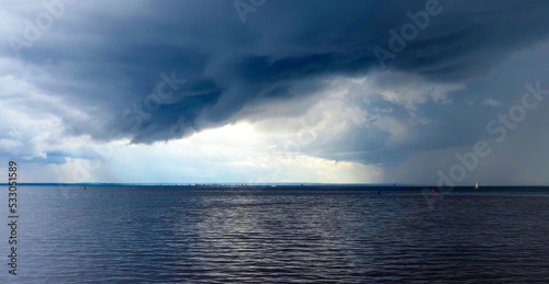 Bilde på lerret Beautiful colorful sky with an approaching storm, panoramic view