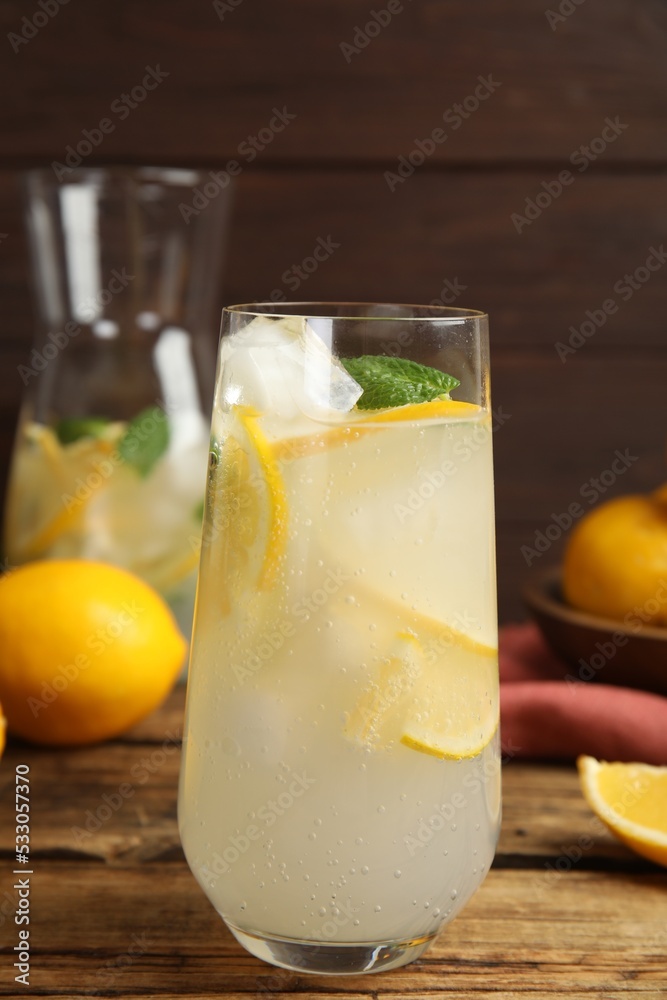 Fototapeta premium Cool freshly made lemonade on wooden table
