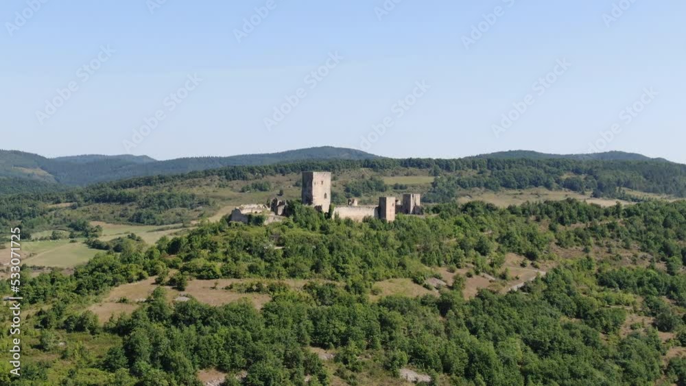 Drone Château de Puivert, 11230 Puivert France, château cathare, dans l'Aude aux marches de l'Ariège Drone Château de Puivert, 11230 Puivert France, château cathare, dans l'Aude aux marches de l'Ariège
