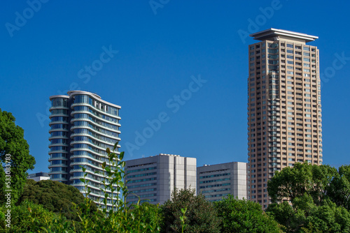 青空と港区の建物たち © Tsubasa Mfg