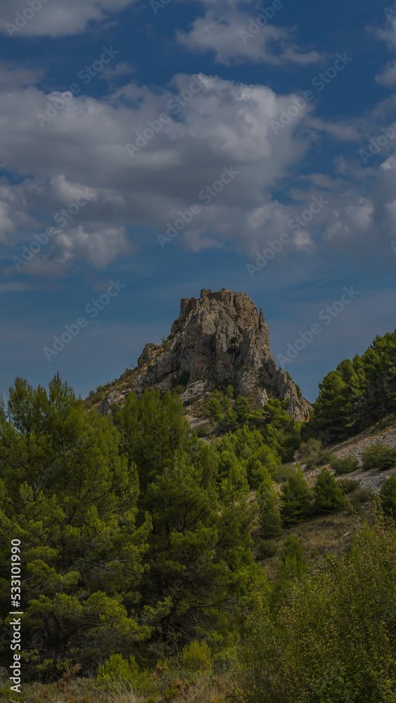 Panorámica Castillo de Aljofra en Confrides en Alicante , ubicada en la Marina Baja.