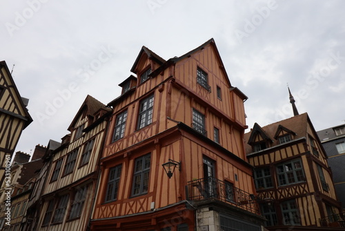 Bâtiment typique, vue de l'extérieur, ville de Rouen, département de la Seine Maritime, France