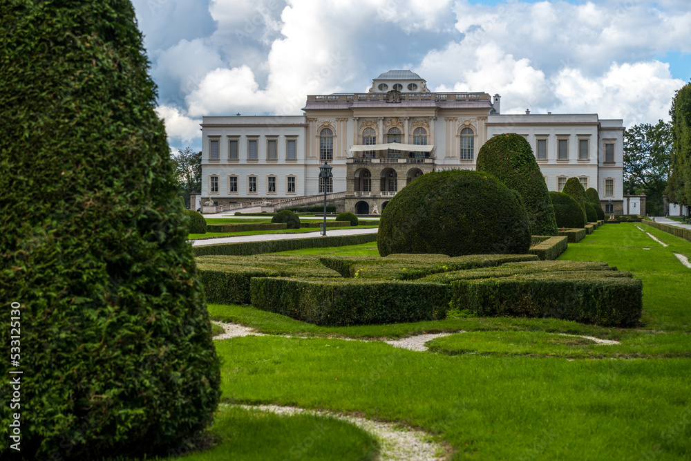 Fototapeta premium Schloss Kleßheim in Salzburg