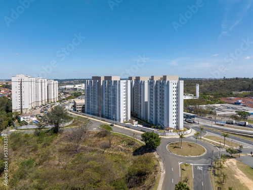 Foto a  rea da cidade de Campinas  uma mistura de cidade e campo  em S  o Paulo  Brasil