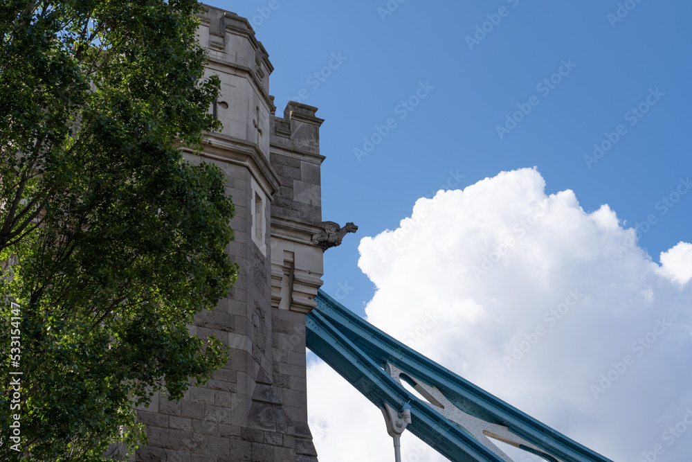 Gargoyle on Londong London, London bridge, bridge, cloudy, vacation, tourism, adventure, Europe, UK