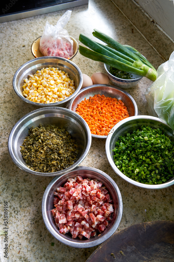 Various side dishes and small ingredients cut in the kitchen