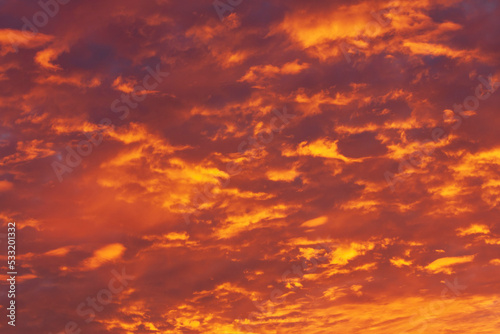 Fototapeta Naklejka Na Ścianę i Meble -  view on picturesque sky at sunet