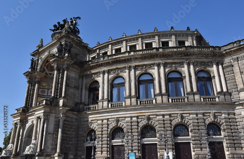 Fassade der Semperoper in Dresden
