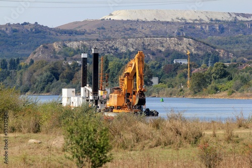 Φωτογραφία Deepening of the bottom in Lake Varna (Varna, Bulgaria)