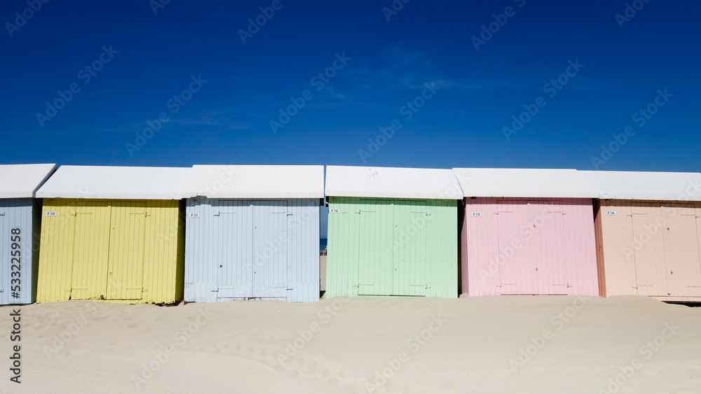 Les cabines de plage colorées de Berck-sur-mer Les cabines de plage colorées de Berck-sur-mer