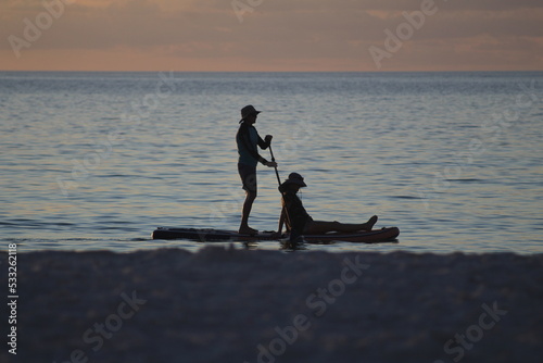 Pareja en el mar