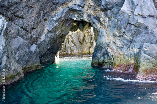 海と洞窟