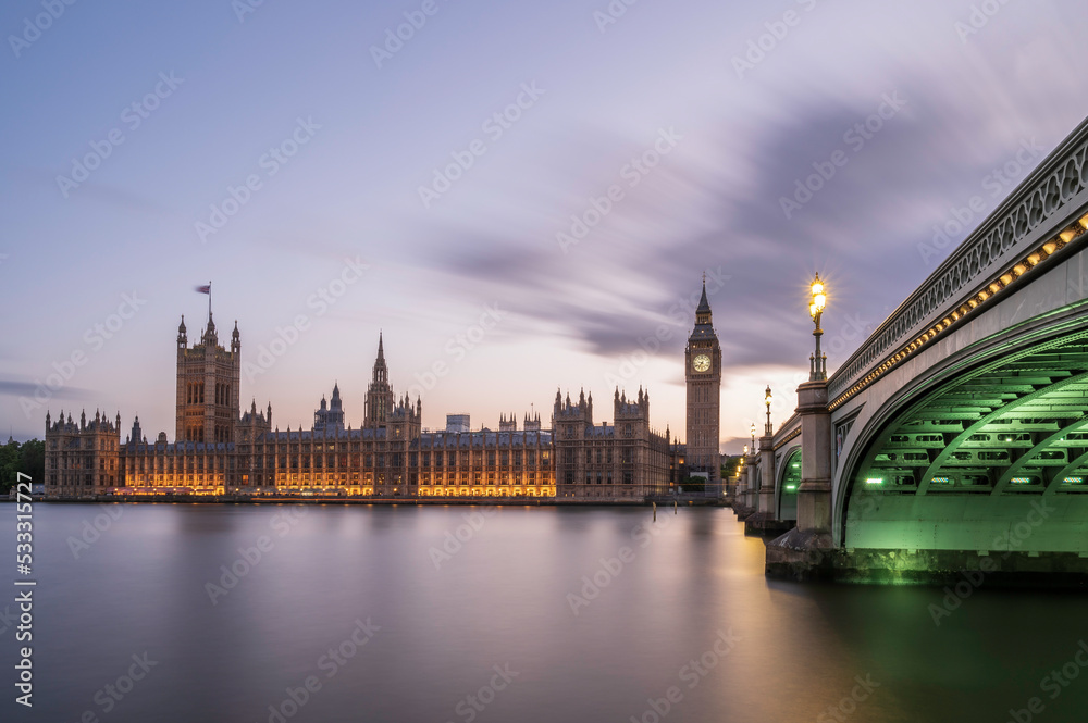 Fototapeta premium Big Ben Clock Tower and Parliament house at city of Westminster, London England UK