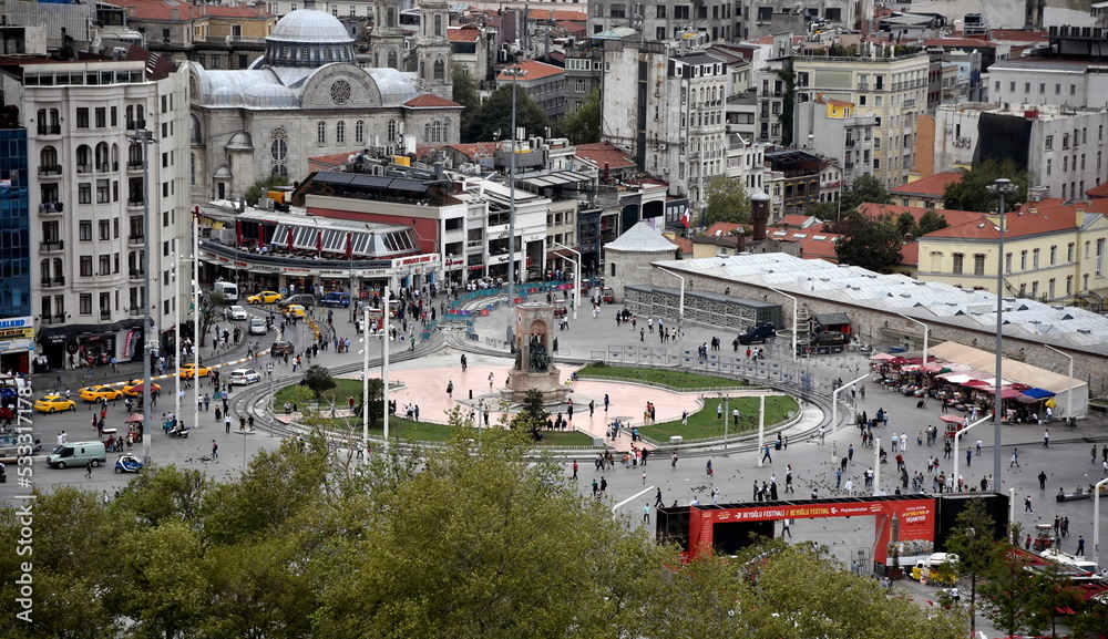 Fototapeta premium view of the city square
