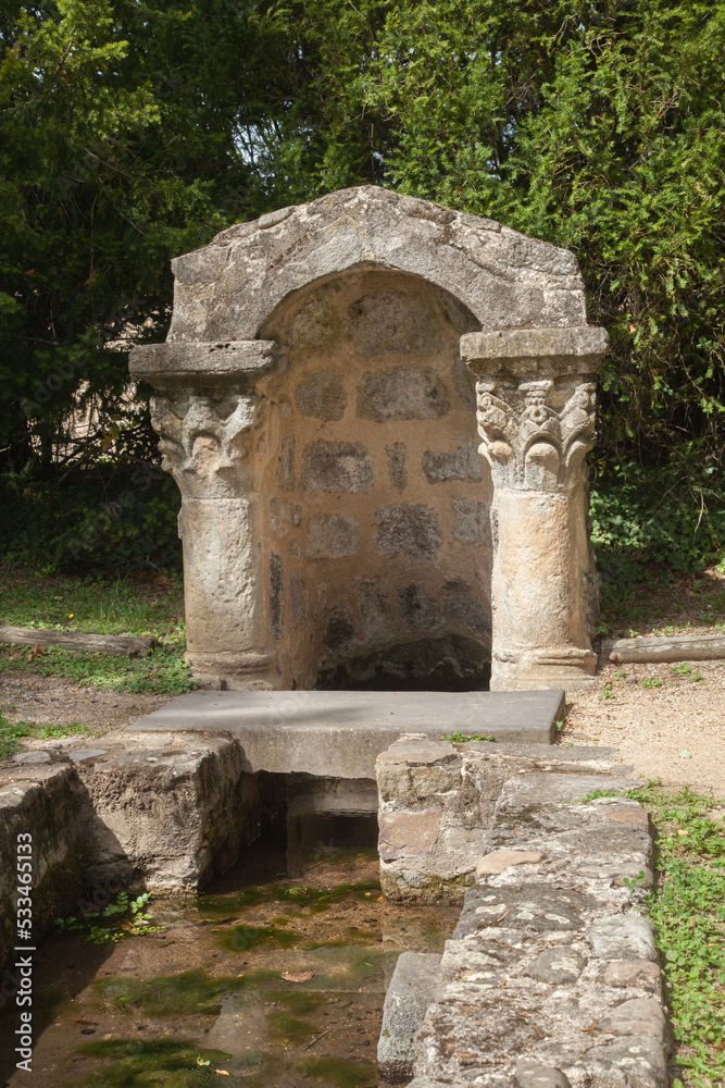 La fontaine Saint Julien à Brioude (Haute-Loire) lieu de pèlerinage