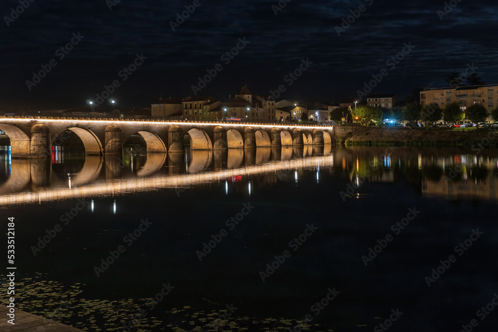 Pont Saint-Laurent in Mâcon, Burgund, bei Nacht