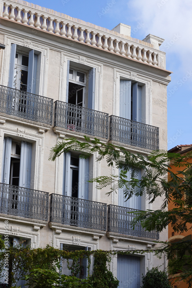 Spätbarockes Wohnhaus in Südfrankreich. Klare Linien ohne überbordender Dekoration. Einfach wunderschön!