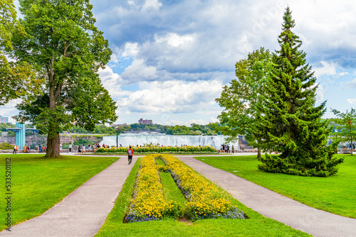 Slika na platnu Niagara Falls, ON, Canada - August 31, 2022: Queen Victoria Park in Niagara Falls, ON, Canada