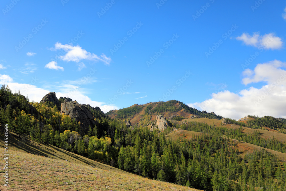 몽골의 유명한 관광 명소인 열트산의 아름다운 풍경이다