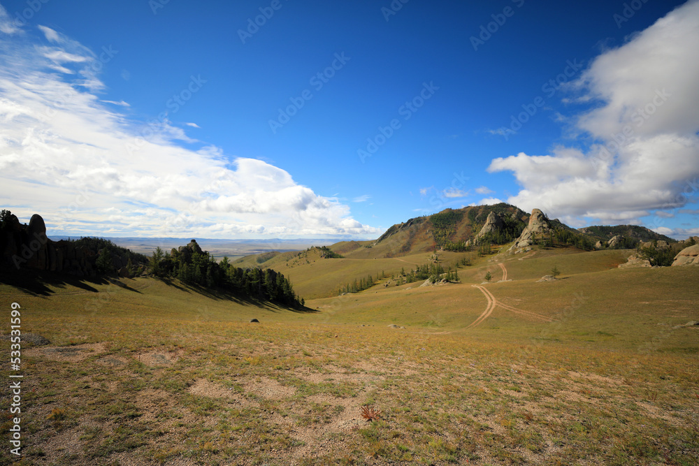 몽골의 유명한 관광 명소인 열트산의 아름다운 풍경이다