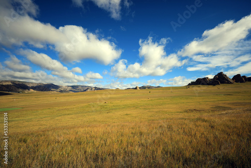 Fototapeta Naklejka Na Ścianę i Meble -  몽골의 유명한 관광 명소인 열트산의 아름다운 풍경이다