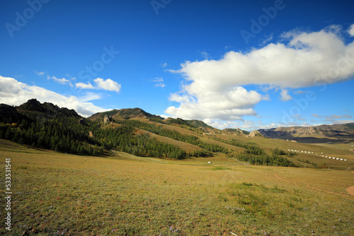 Fototapeta Naklejka Na Ścianę i Meble -  몽골의 유명한 관광 명소인 열트산의 아름다운 풍경이다