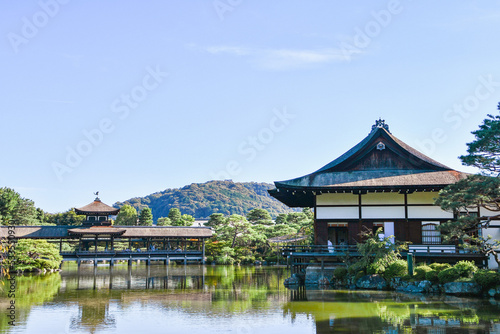 京都 平安神宮神苑 泰平閣（橋殿）と尚美館