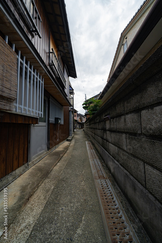 湯浅町の狭い路地の街並み