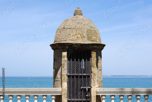 Tour fortifiée du port de Cadix photo