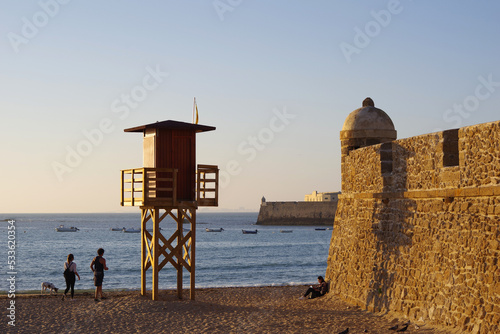 Coucher de soleil sur la plage de Cadix photo