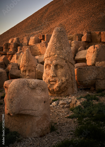 Tableau sur toile Zeus at Mount Nemrut