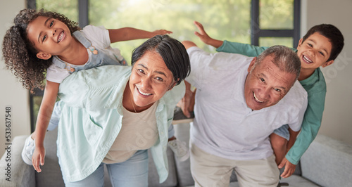 Cuadro en lienzo Family, kids and piggy back with grandparents, fun and smiling in living room