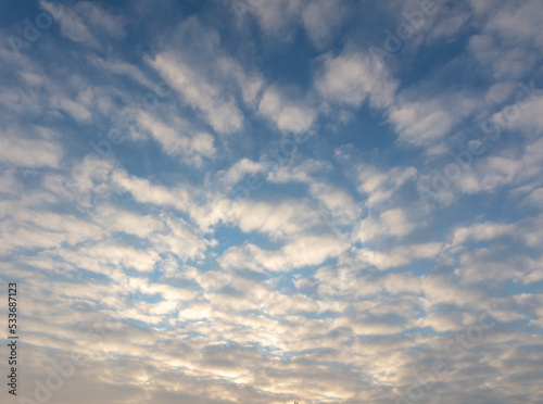 Fototapeta Naklejka Na Ścianę i Meble -  Clouds in the sky at sunset.