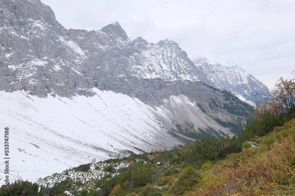 Erster Schnee im Karwendel Gebirge