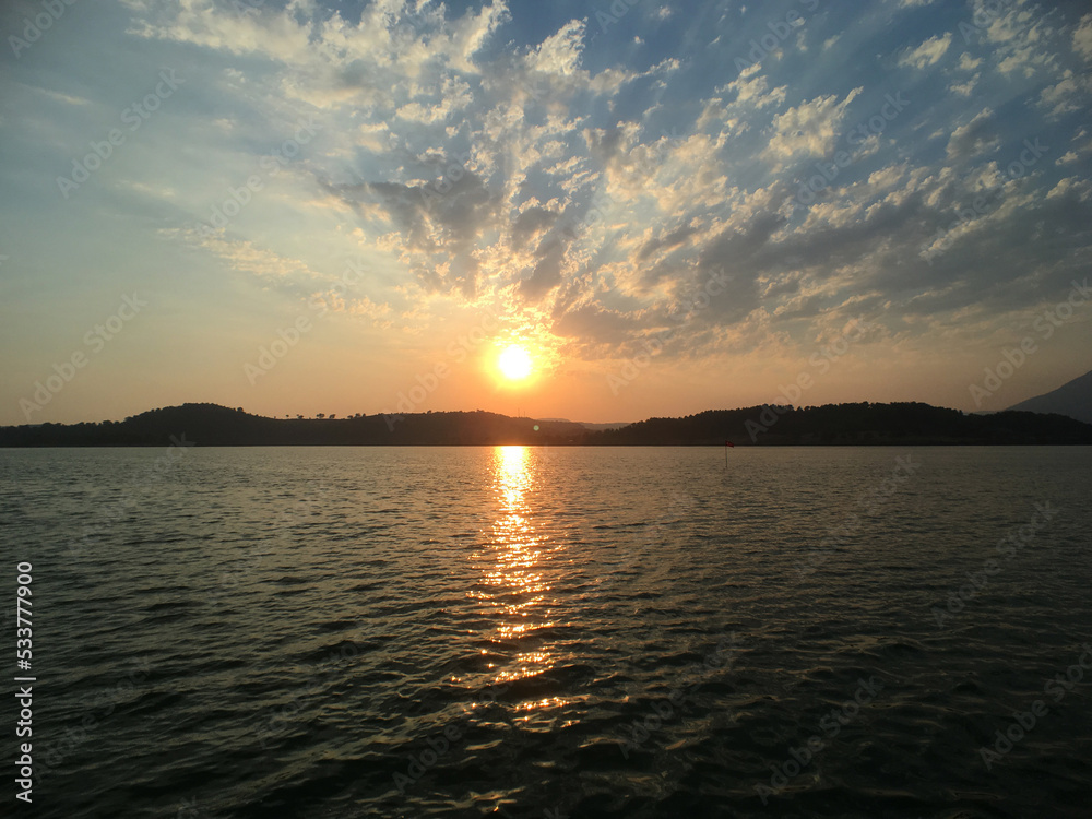Fototapeta premium sunset over the sea