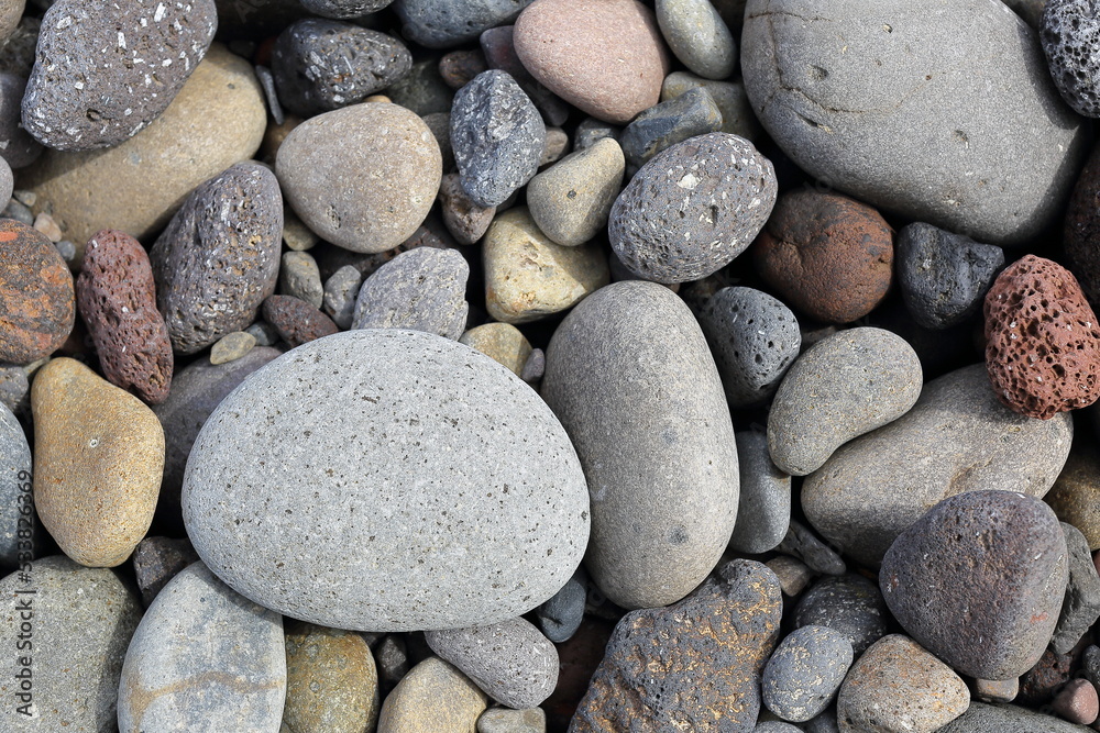 몽돌해변의 여러가지 모양의 자갈들