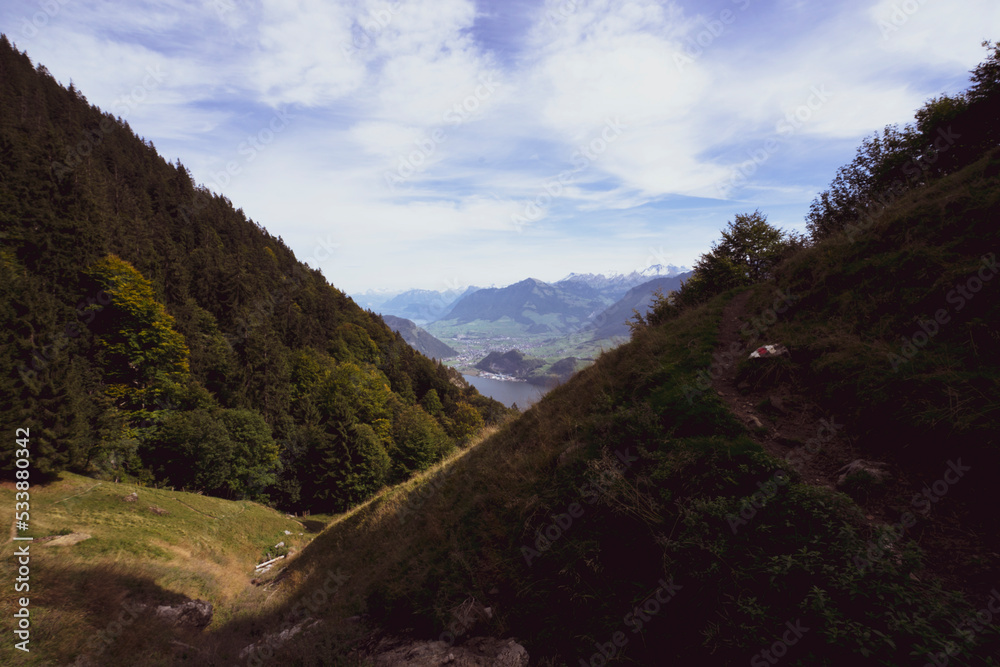 Mount Pilatus and the valley station in Alpnachstad lie in the heart of Switzerland and are very well connected. They are conveniently reached by car, train or boat trip. Mount Pilatus and the valley station in Alpnachstad lie in the heart of Switzerland and are very well connected. They are conveniently reached by car, train or boat trip.