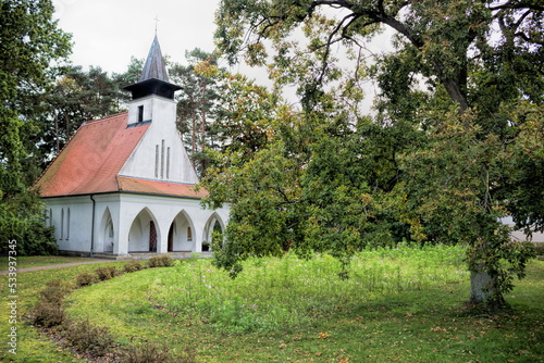baabe, deuschland - dorfkirche mit park