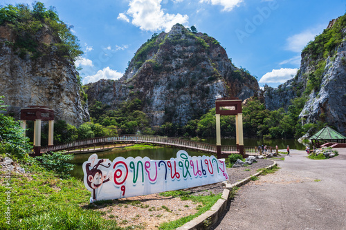 unacquainted people in Khao Ngu Stone Park