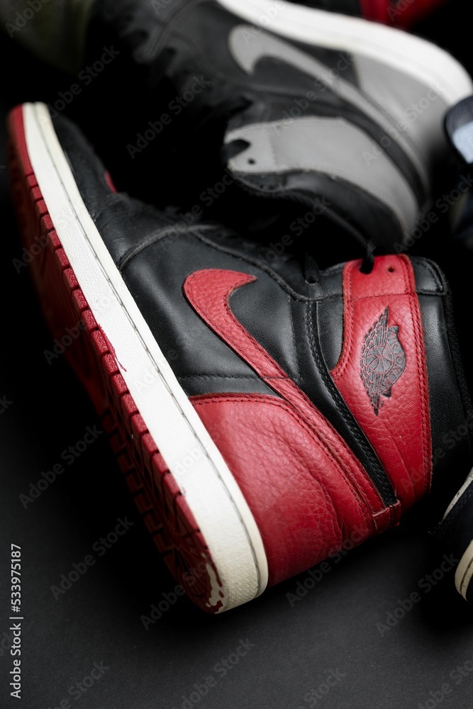 redand black jordan 1