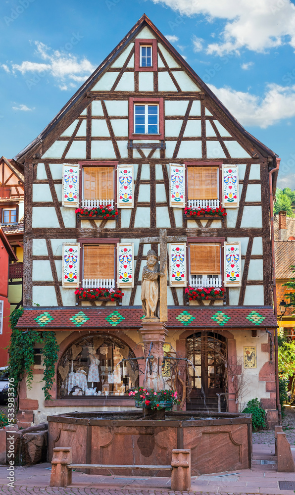 Fototapeta premium colorful street in Kaysersberg