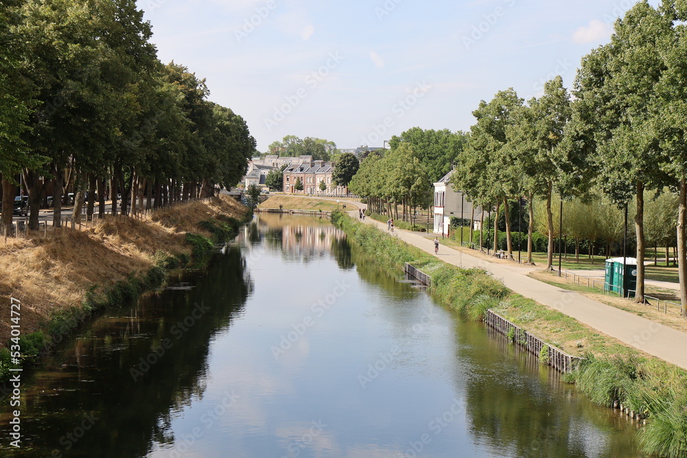 Les rives de la rivière Somme, ville de Amiens, département de la Somme, Franc