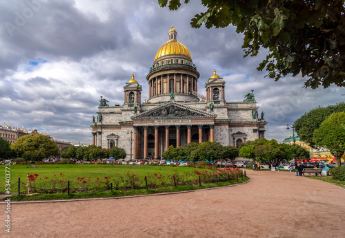 Autumn Saint Petersburg. Sights of Russia. St. Isaac's Cathedral in autumn. Guide to Saint Petersburg. Traveling Russia